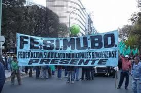 Municipales marchan contra ley de Duhalde