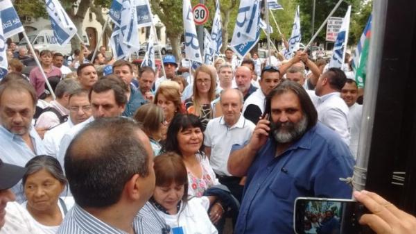 Suteba pide que se licencie a los docentes por el cierre de escuelas