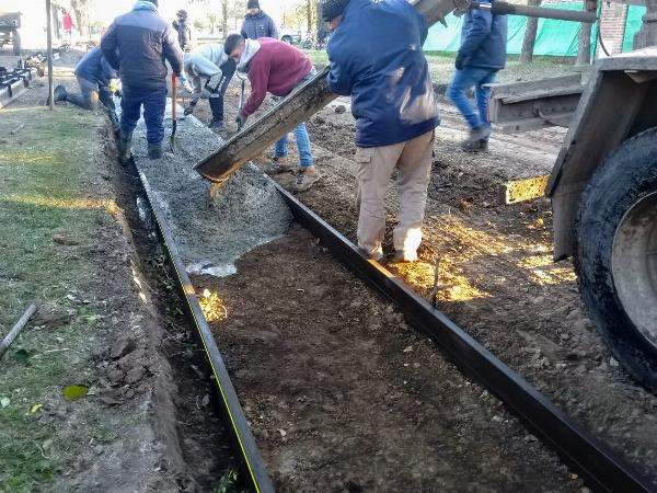 Se completan tres nuevas cuadras de cordón cuneta en Santa Teresa
