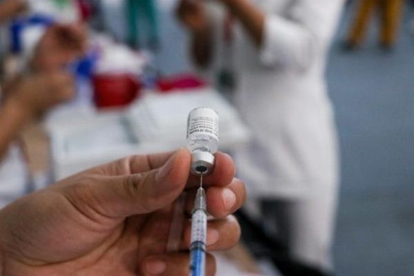 A cuántos argentinos se buscará vacunar con la dosis de refuerzo hacia fin de febrero
