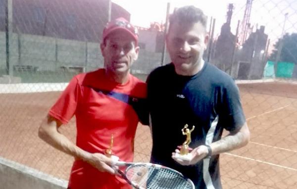  tenis rojas