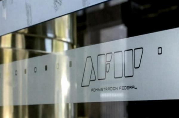 AFIP sube el IVA al 8% a no inscriptos que vendan más de $200,000 por mes en plataformas digitales