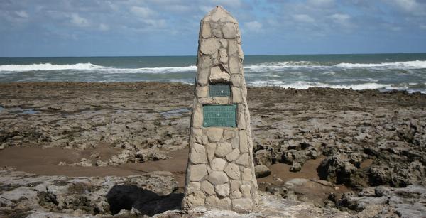  El monumento erigido en 1969 en el “salto de Christian”. (klaromeko.wordpress.com)