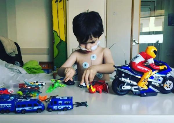  Una habitación llena de luz y magia en el Hospital Italiano. – Instagram: @uncorazonparaisi –