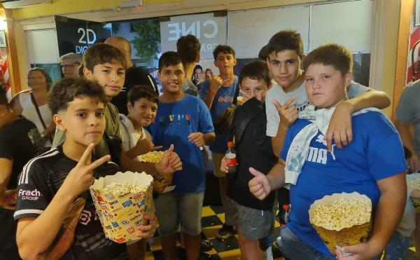 Función a sala llena para disfrutar de «Muchachos La Película de la Gente»