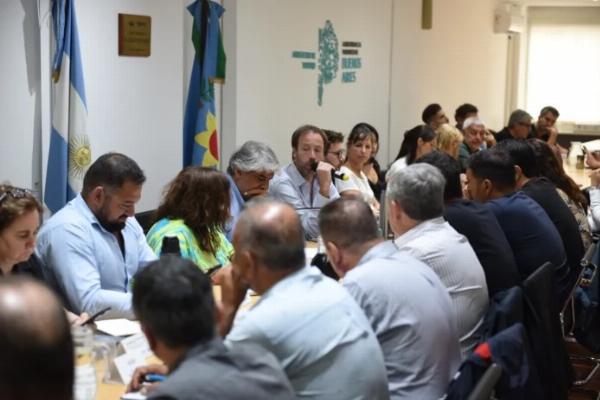 Sin contactos con los gremios, Provincia postergó la paritaria hasta el lunes