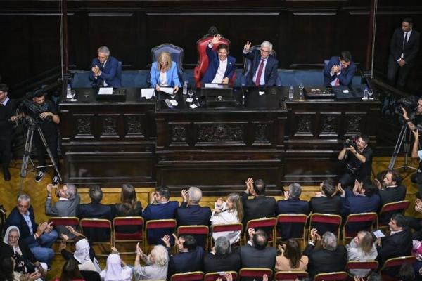 Kicillof inaugura el año político "oficial" en un contexto muy complejo