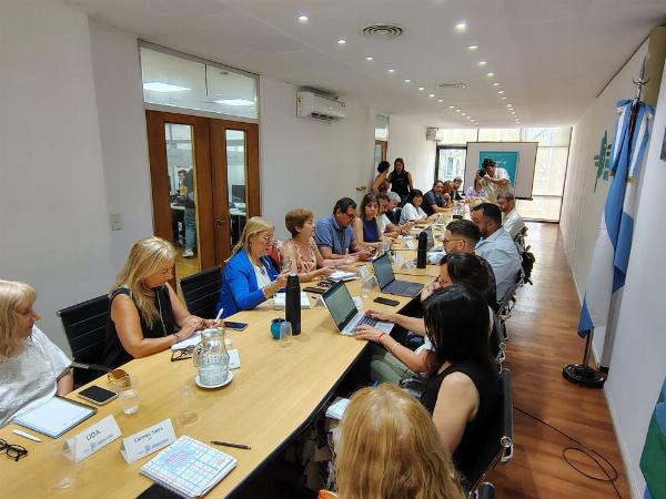 Paritarias bonaerenses: Estatales aceptaron el 9% de aumento y los docentes definen el viernes