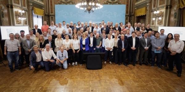 Kicillof anunció auxilio financiero para los municipios: "No les vamos a dar la espalda a los bonaerenses"