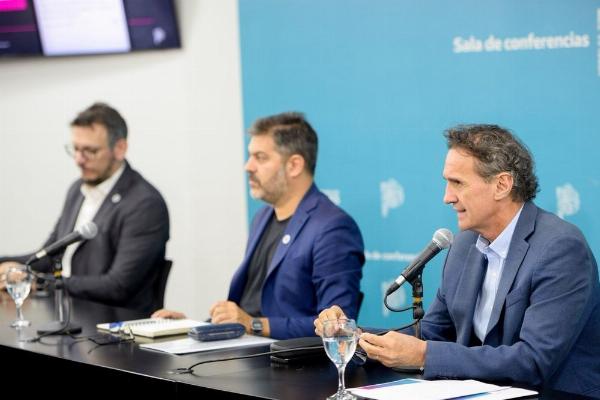 Conflicto por las rutas: Kicillof denuncia "trampas" en la licitación para favorecer privados