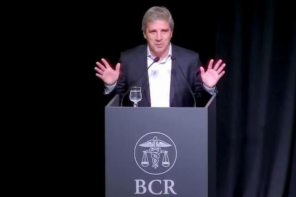 Proyecciones oficiales: Luis Caputo aseguró que la inflación seguirá a la baja y pronosticó la reelección de Milei
