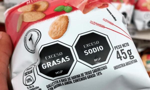 Eliminación del Etiquetado Frontal: nutricionistas bonaerenses alertan que se "hipoteca el futuro" de la salud
