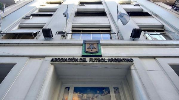 La AFA denunció un ciberataque tras el envío de correos oficiales que tildaban de "corrupto" el arbitraje ante Egipto