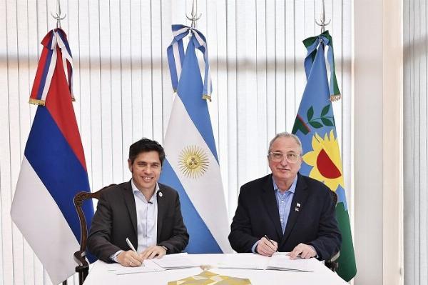 Axel Kicillof suscribió convenios de cooperación con Hugo Passalacqua en Misiones y respaldó a productores yerbateros