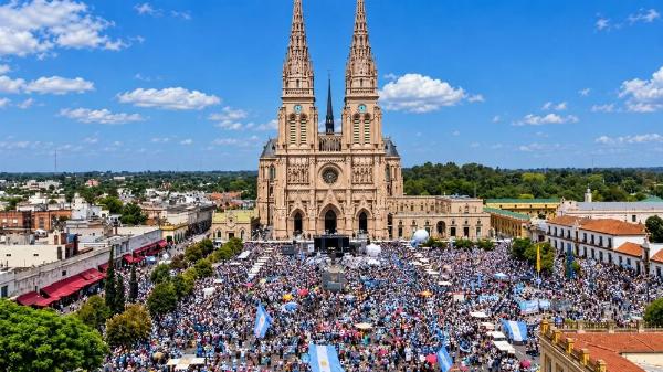 Fiebre por León XIV: más de cinco millones de argentinos quieren verlo y los alquileres en Luján alcanzan los quince millones de pesos
