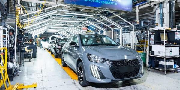 Alarma en la planta de Peugeot en El Palomar: Stellantis advirtió sobre un posible cierre ante la caída de ventas y la apertura comercial